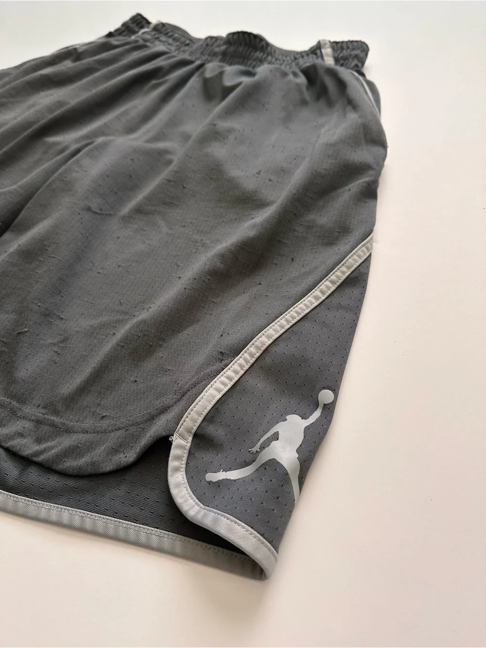 Jordan Men's Gray & Black Athletic Basketball Shorts
